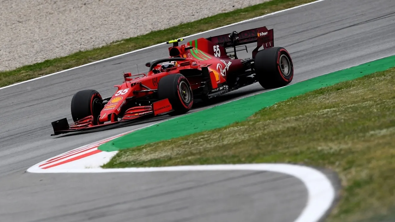 Sainz señala el punto débil del Ferrari SF21 y ya no tiene arreglo