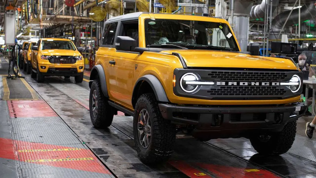 El Ford Bronco comienza al fin su producción sin noticias del híbrido ni del eléctrico