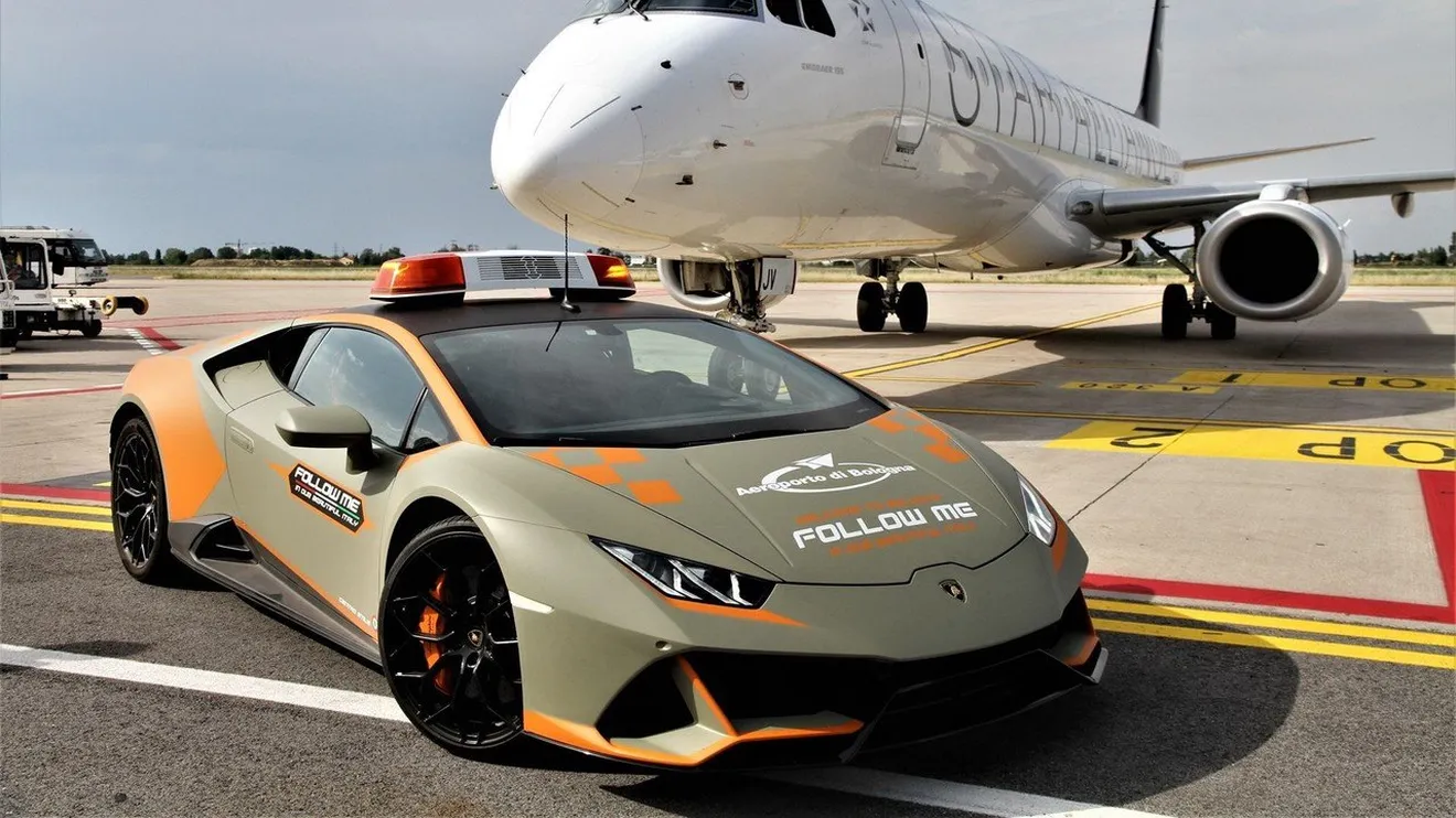El Lamborghini Huracán vuelve a ser el ‘Follow Me’ del aeropuerto de Bolonia