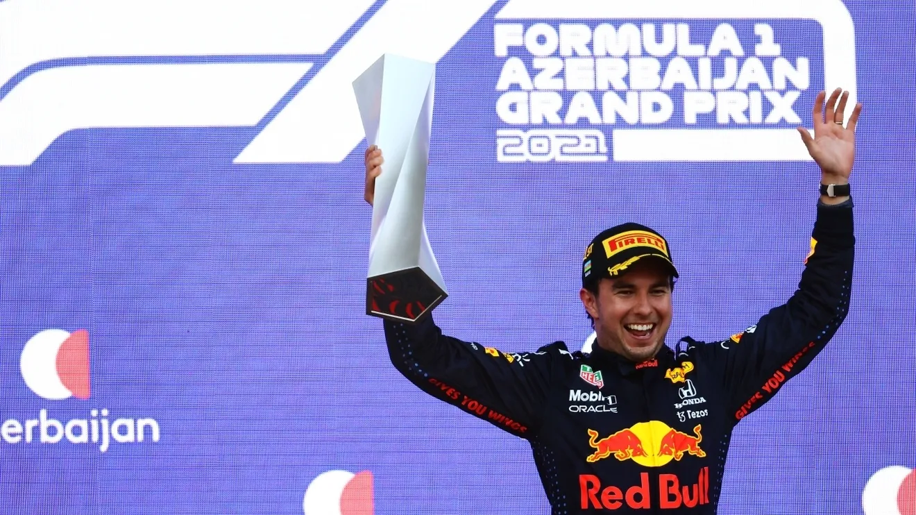 Pérez, a punto de perder la victoria por un problema hidráulico en su Red Bull