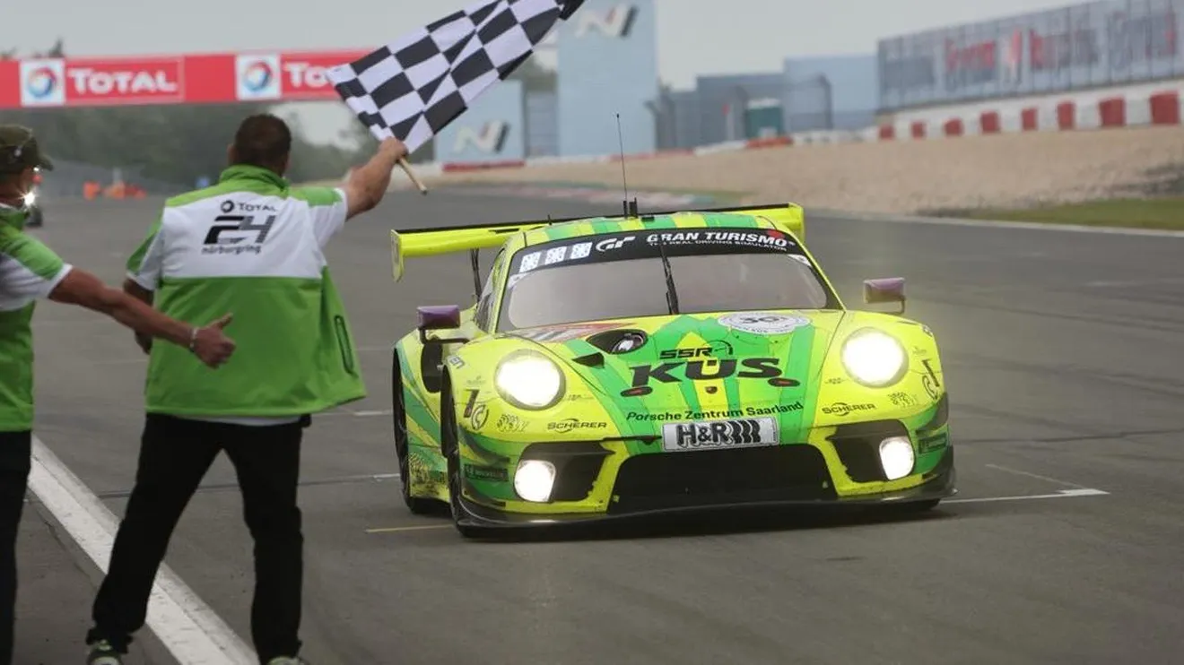 El Porsche #911 de Manthey Racing gana las 24 Horas de Nürburgring más cortas