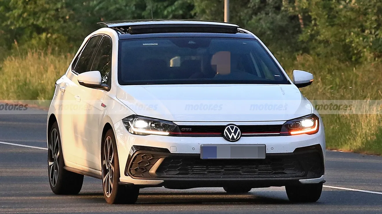 Volkswagen Polo GTI 2022 - foto espía frontal