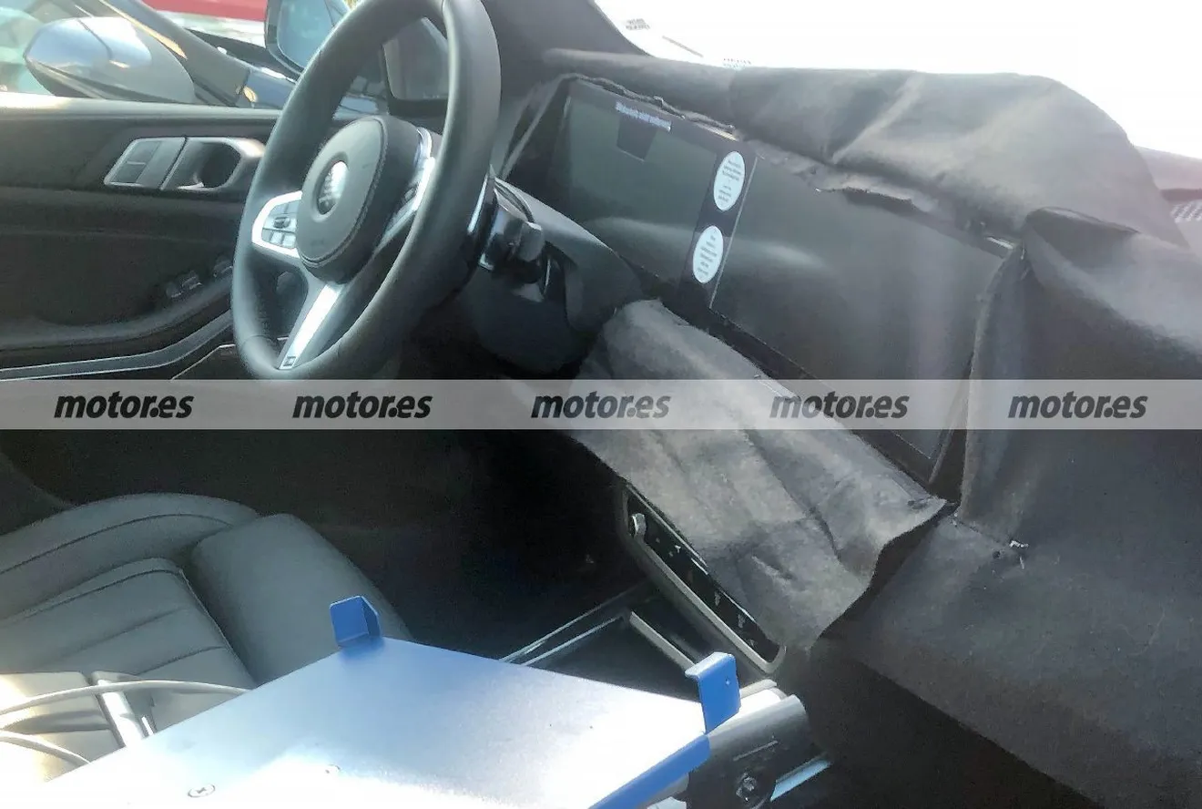 Foto espía BMW X7 Facelift 2023 - interior