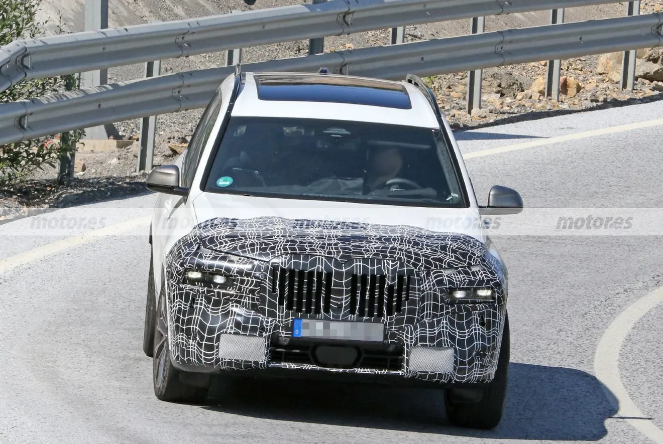Foto espía BMW X7 Facelift 2023 - exterior