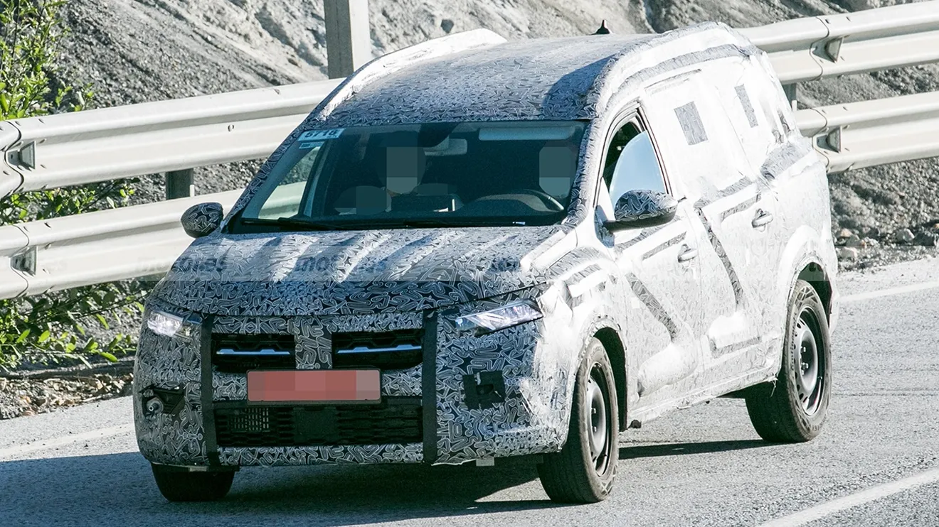 El nuevo crossover de 7 plazas de Dacia al detalle en estas fotos espía