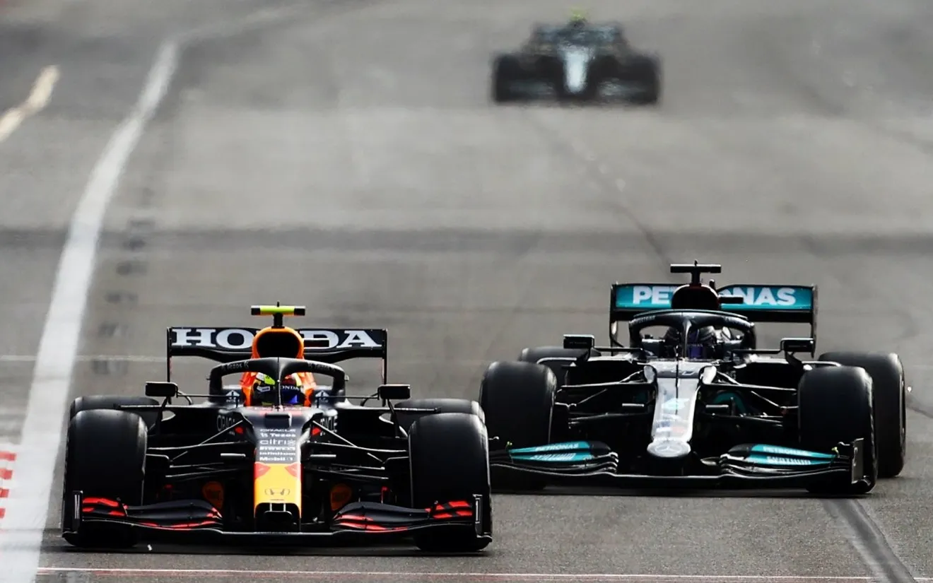 Mercedes y Red Bull también chocan en su visión del nuevo motor de 2025
