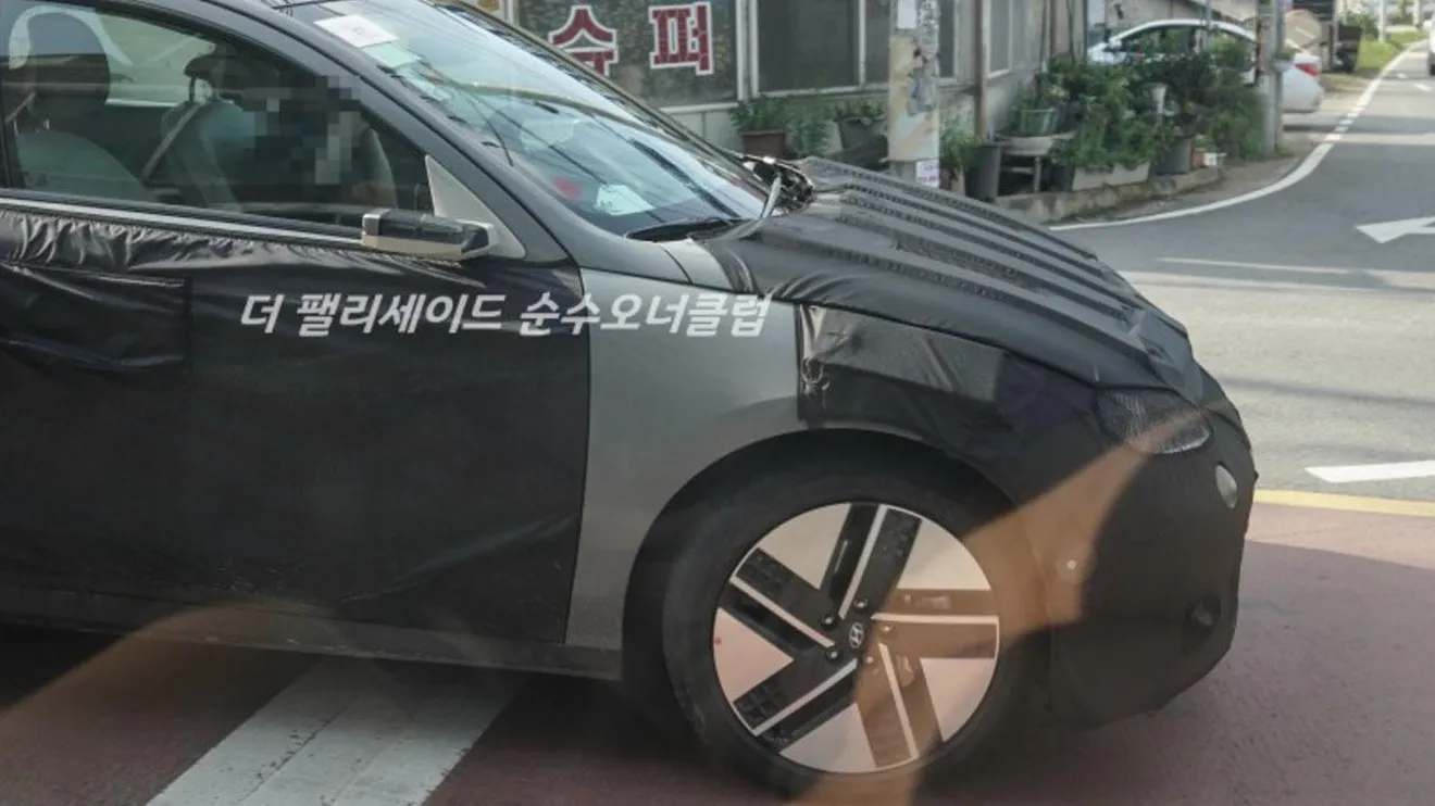 Hyundai IONIQ 6 - foto espía lateral