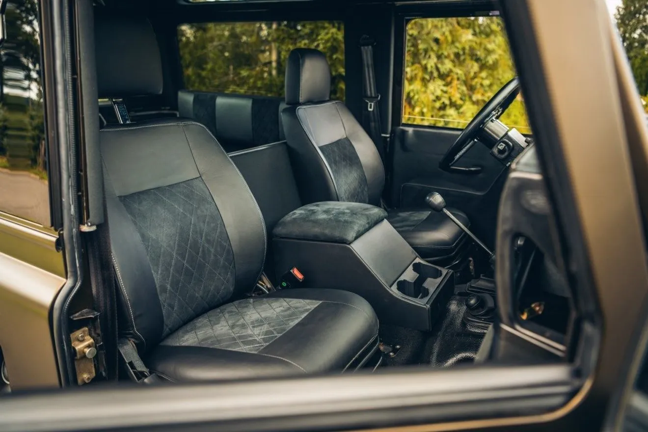 Foto Heritage Customs Land Rover Defender V8 - interior