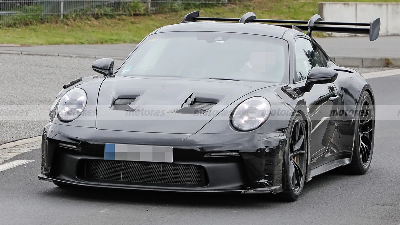 El Porsche 911 GT3 RS 2022 pierde camuflaje y afloran nuevos detalles de diseño