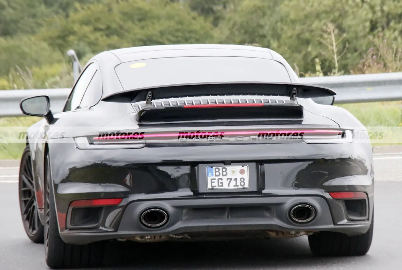 Foto espía Porsche 911 Turbo Hybrid -exterior