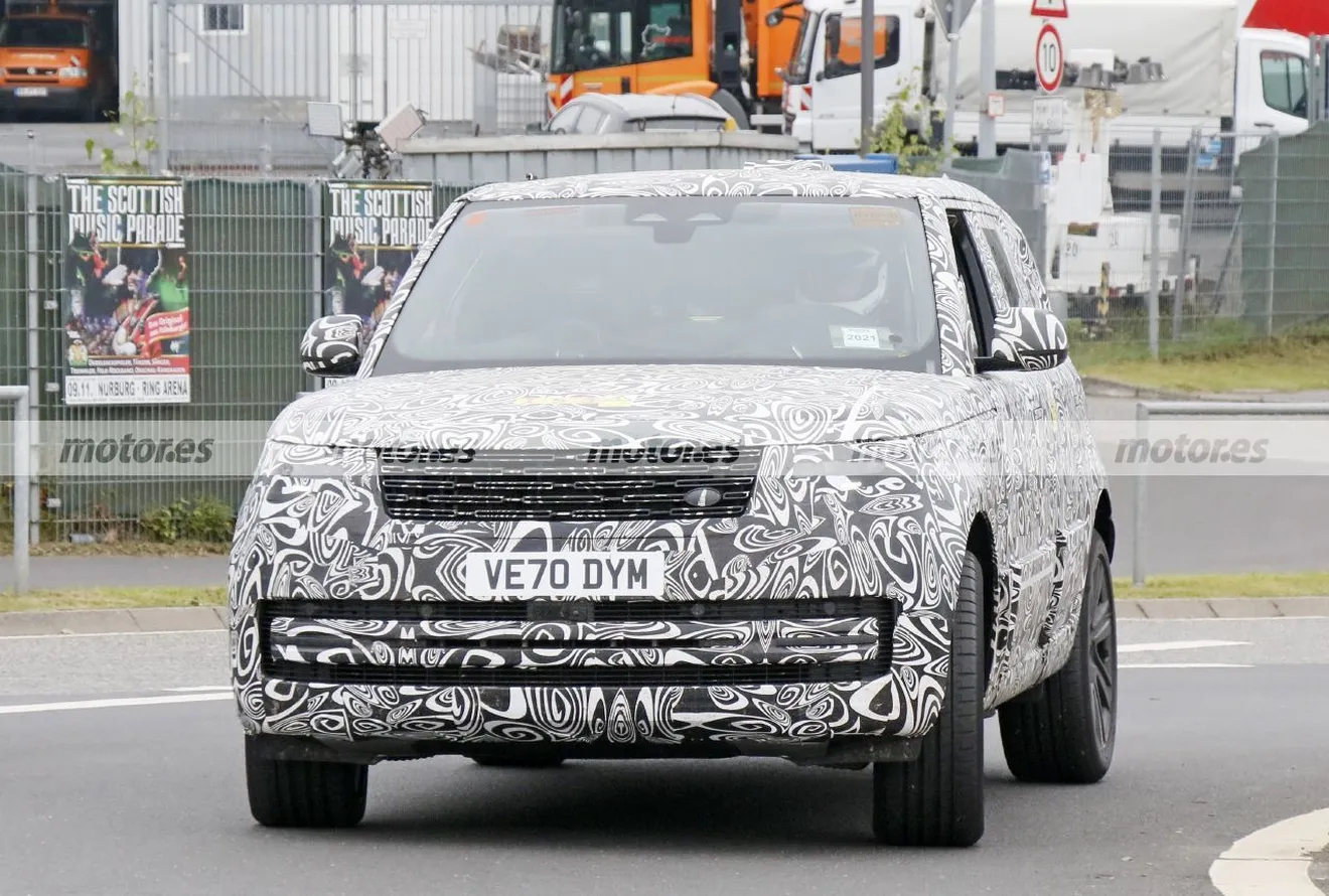 El nuevo Range Rover PHEV 2022 visita Nürburgring más destapado