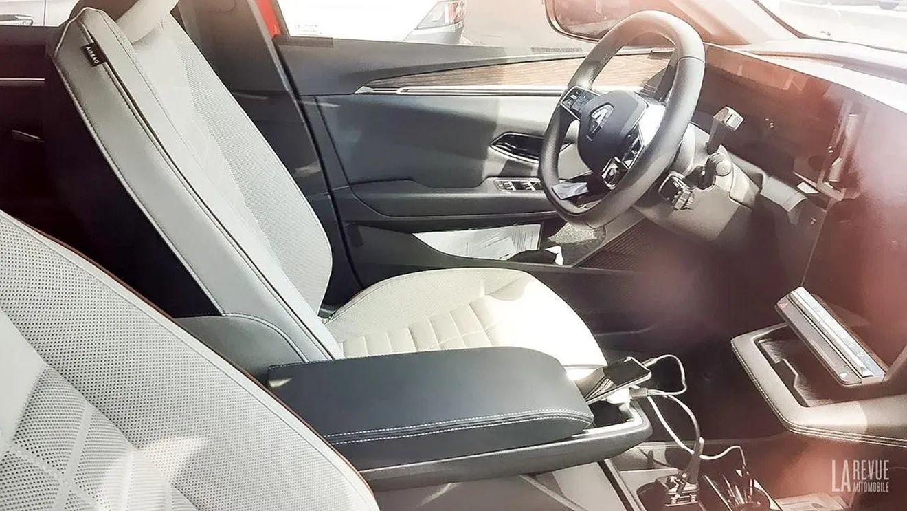 Foto espía interior del nuevo Renault Mégane E-Tech Electric 2022