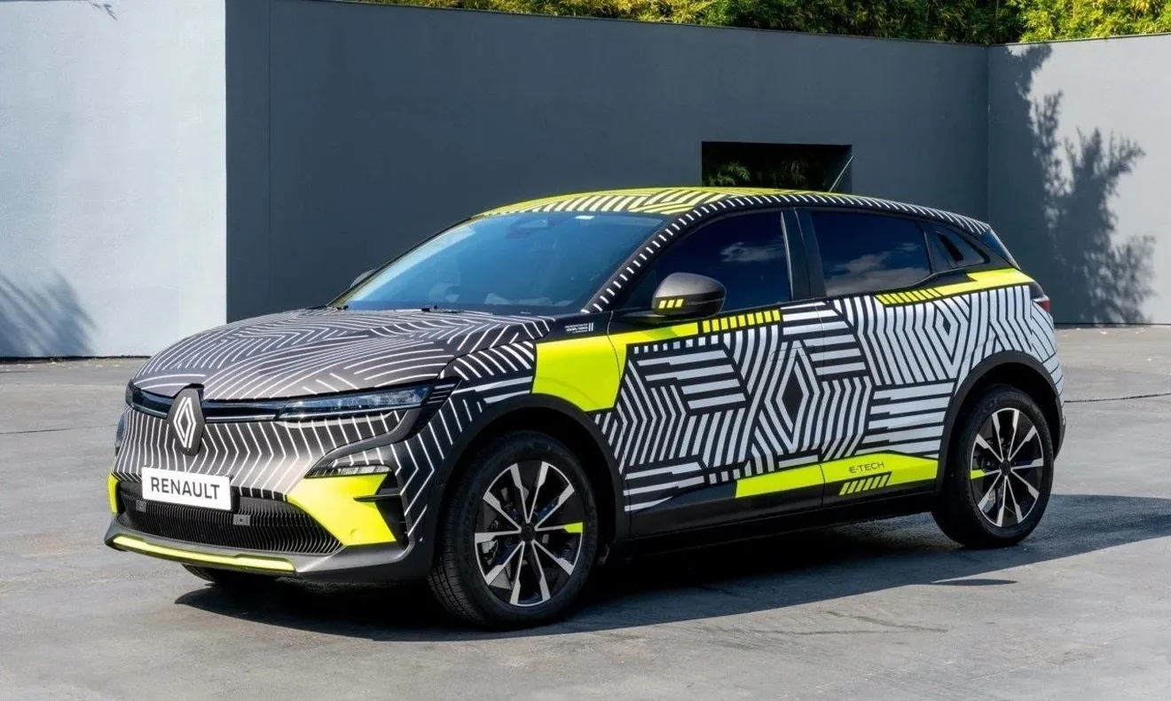 Cazado al descubierto el interior del nuevo Renault Megane E-Tech Electric 2022