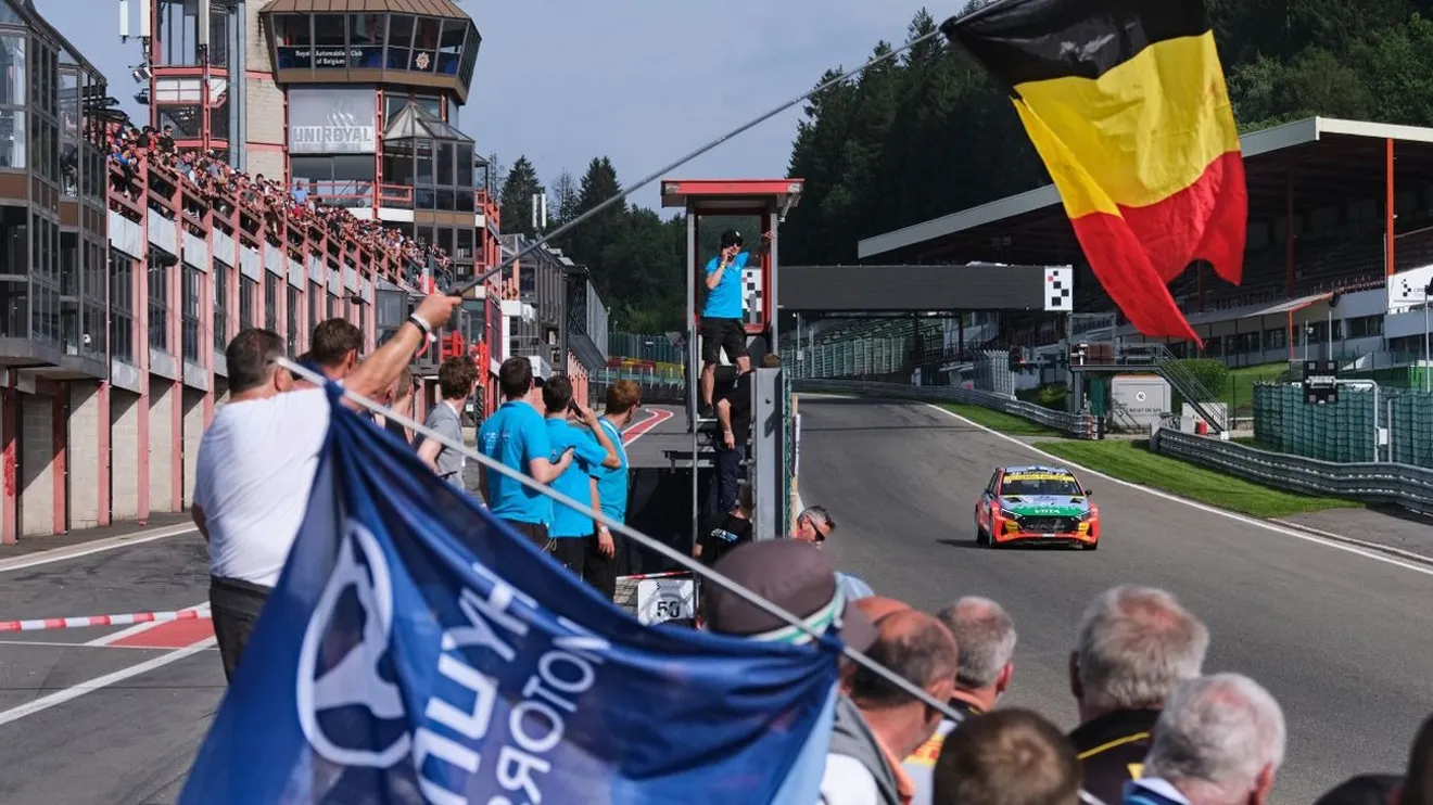 Thierry Neuville gana el Ypres Rally y aprieta el WRC en su cita de casa