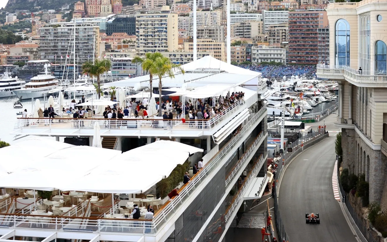 Adiós al jueves de Mónaco: en 2022 el GP pasará al formato convencional