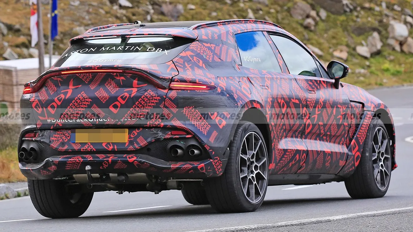 Aston Martin DBX S - foto espía posterior