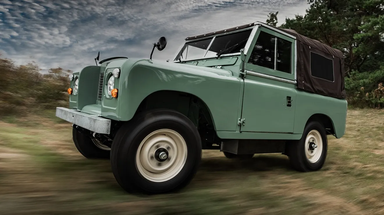 Everrati transforma el icónico Land Rover Series IIA en un 4x4 eléctrico