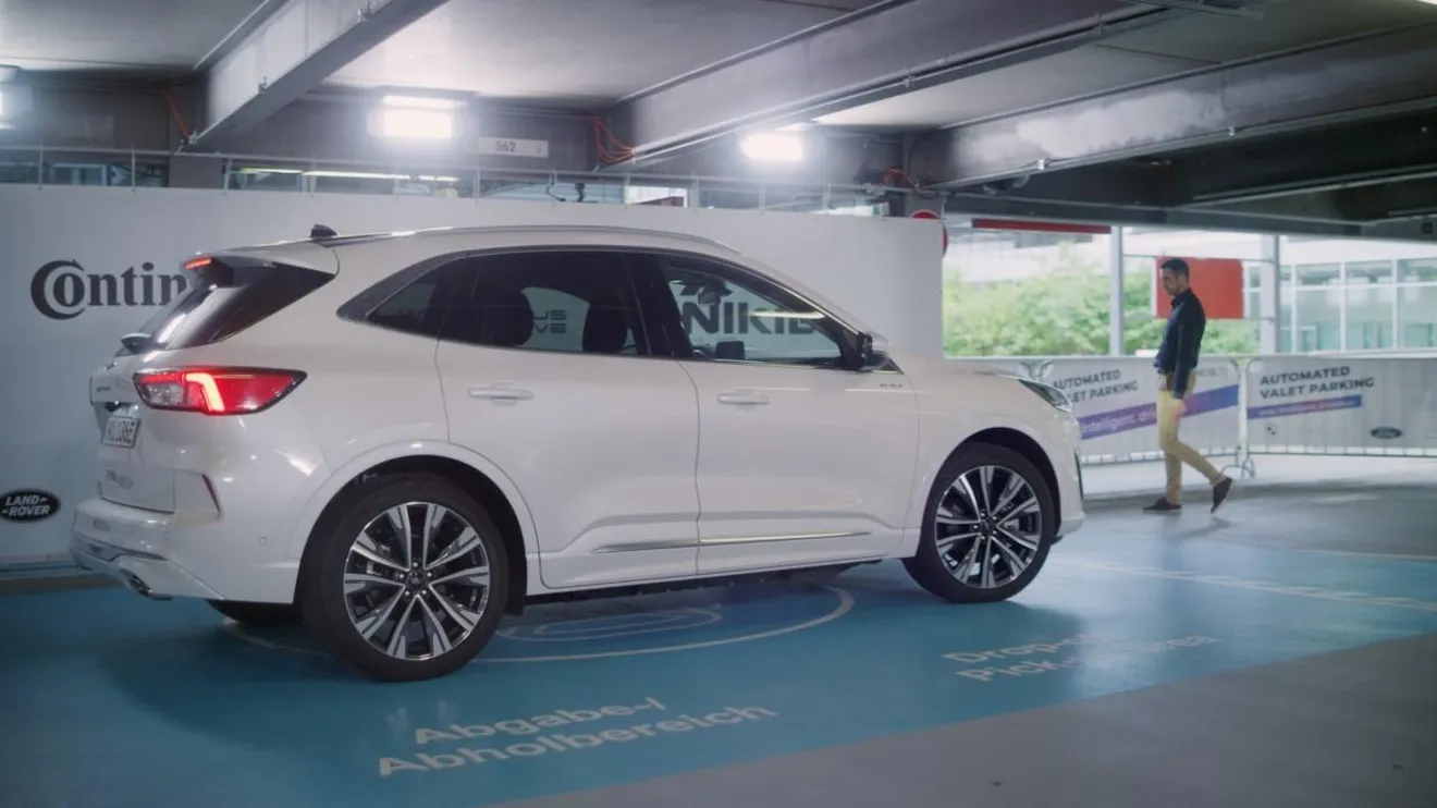 Ford desvela su nueva tecnología de aparcamiento completamente autónomo