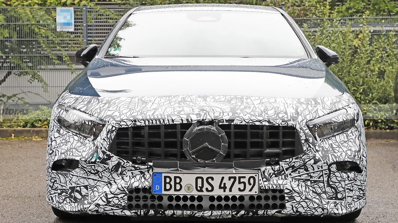 Mercedes-AMG A 35 2022 - foto espía frontal
