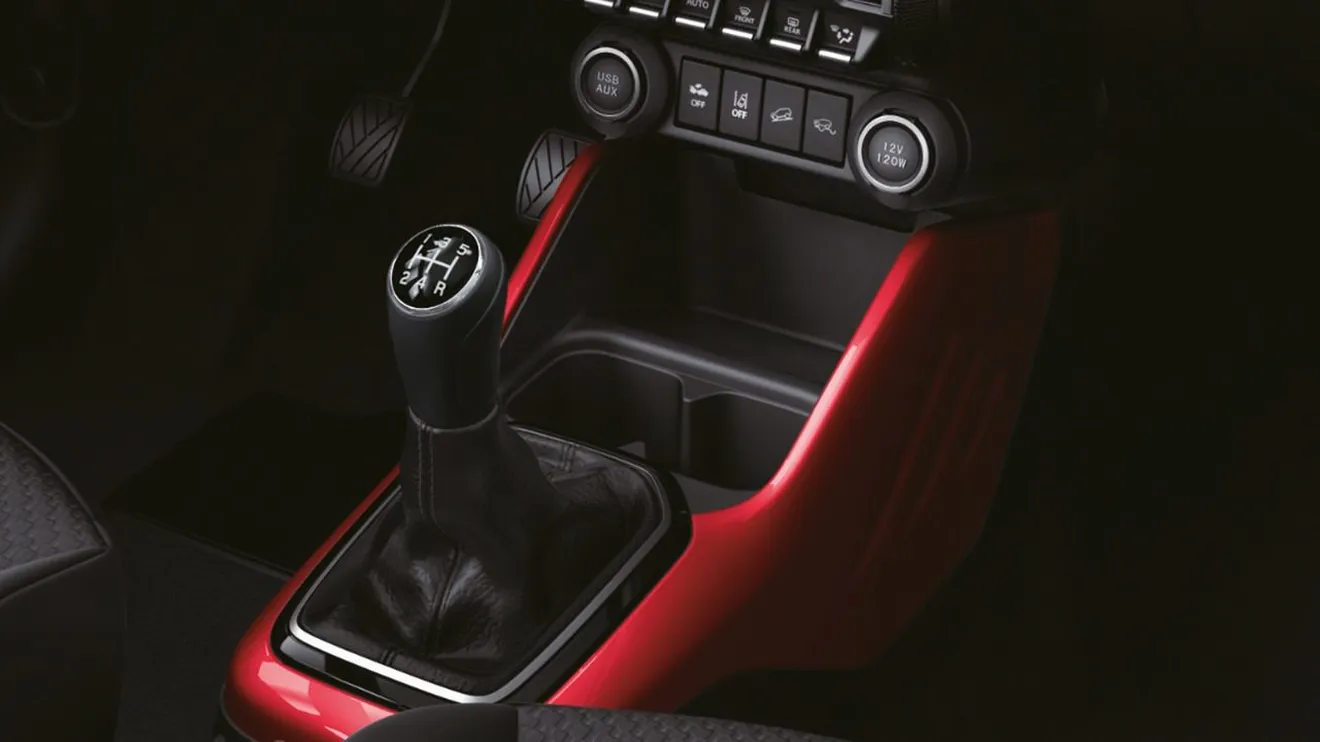 Suzuki Ignis Red&White - interior