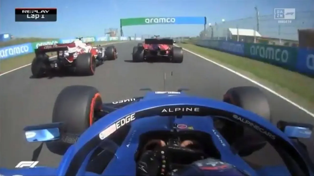 Vídeo: la salida de Alonso y su duelo con Sainz desde dentro