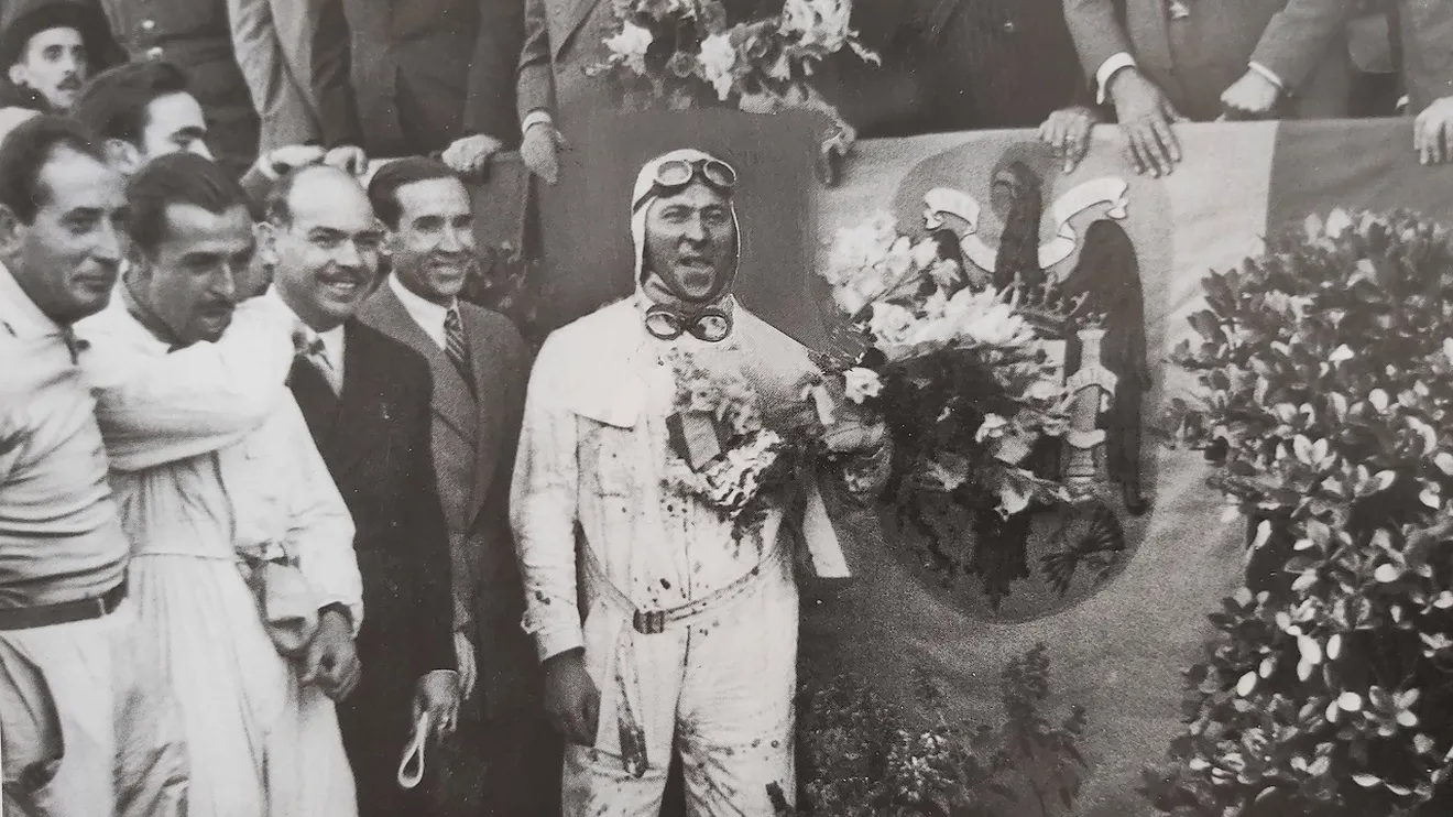 Ruggeri, Bassadona y, en el centro de la imagen,  Giorgio Pelassa en el podio