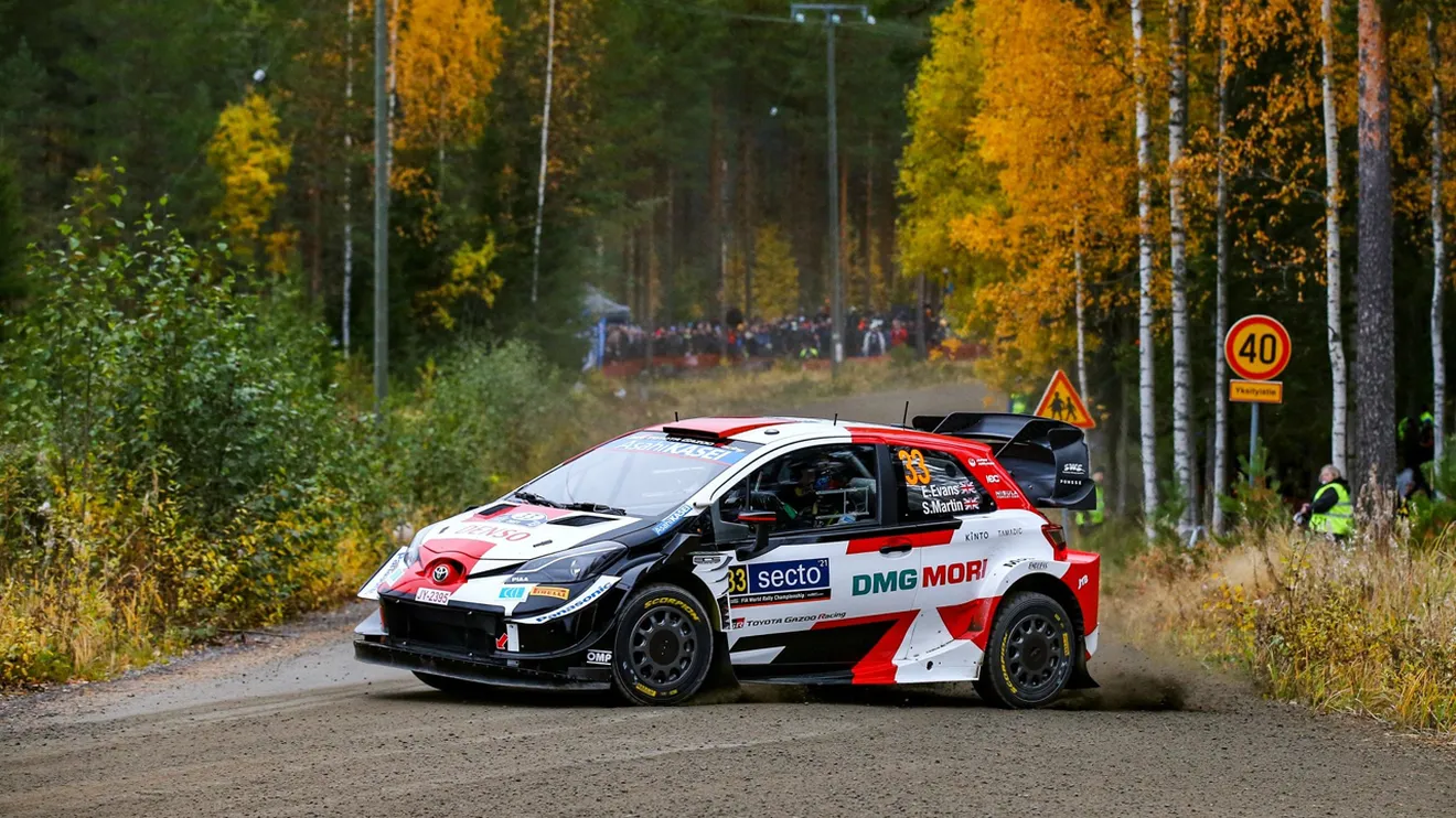 Elfyn Evans saca su lado salvaje para liderar el Rally de Finlandia