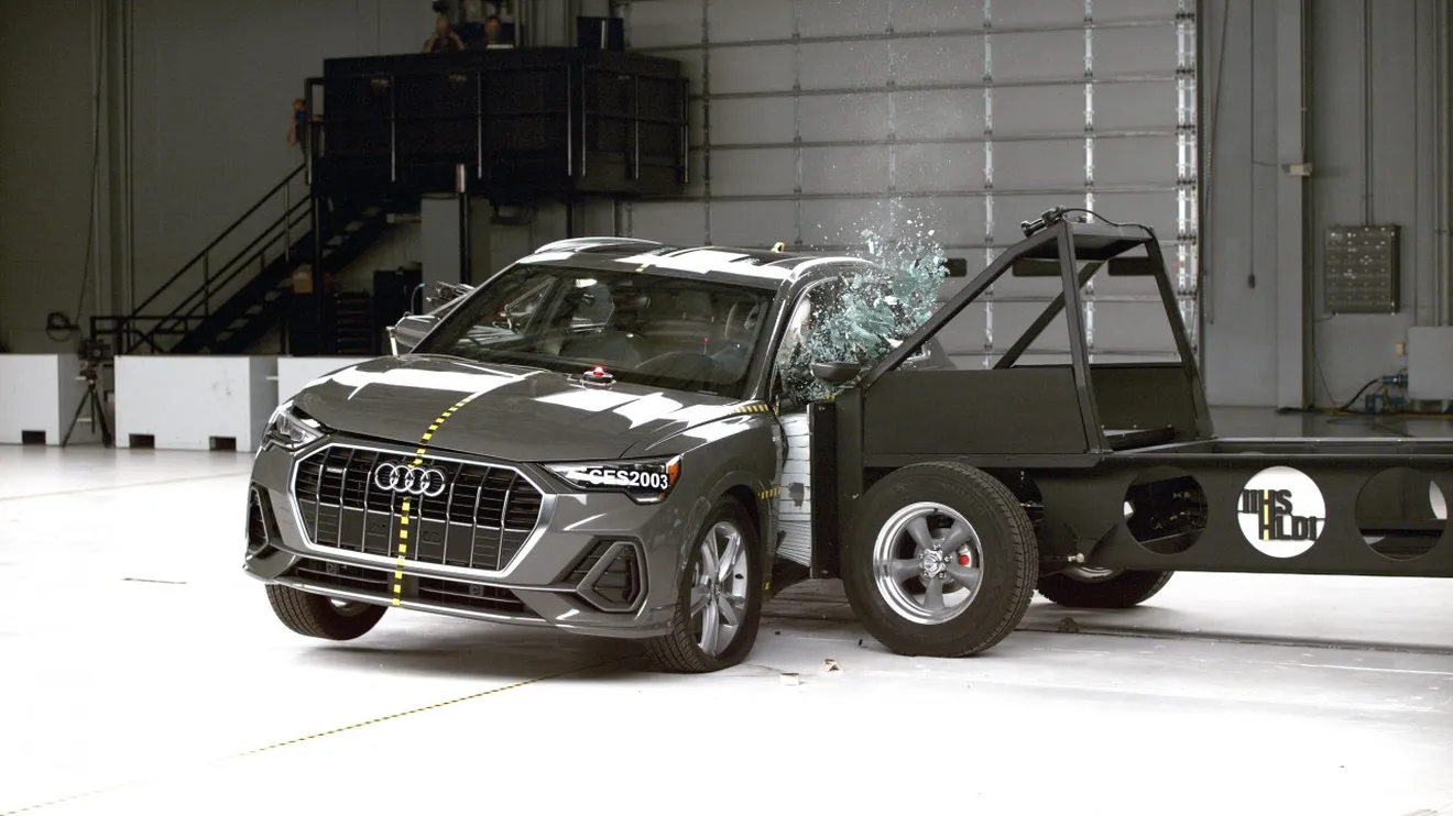 Los SUV compactos sufren en las pruebas de colisión lateral actualizadas del IIHS, salvo el Mazda CX-5