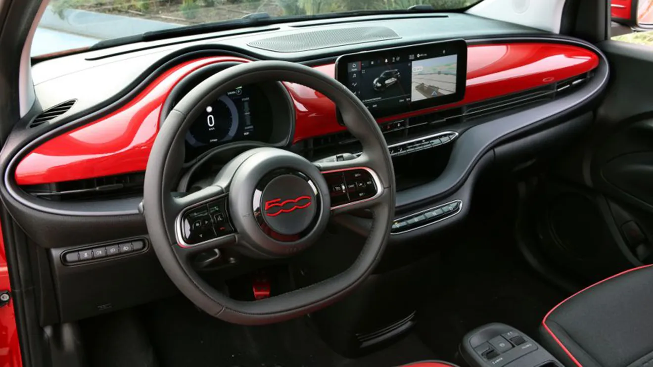 FIAT 500 RED - interior