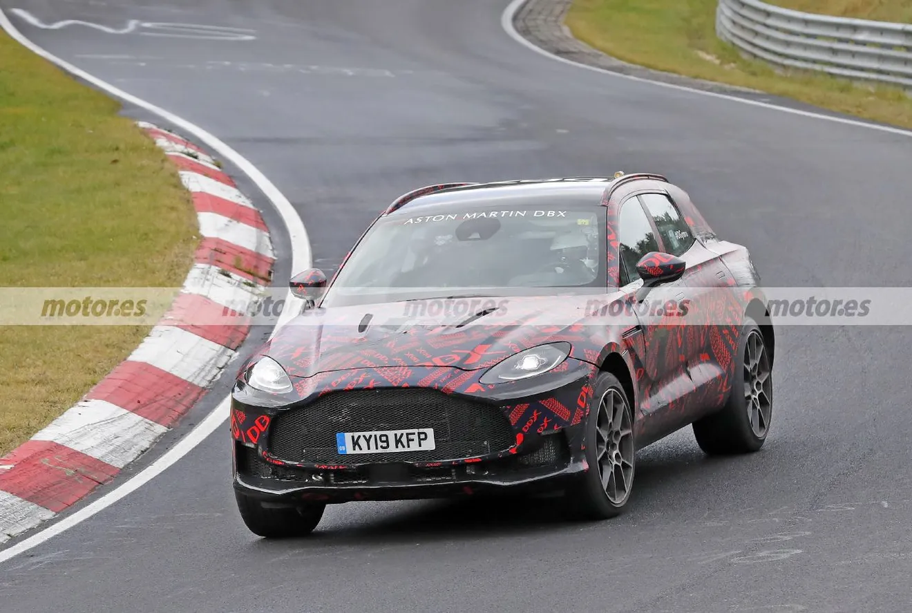 Foto espía Aston Martin DBX S en Nürburgring - exterior
