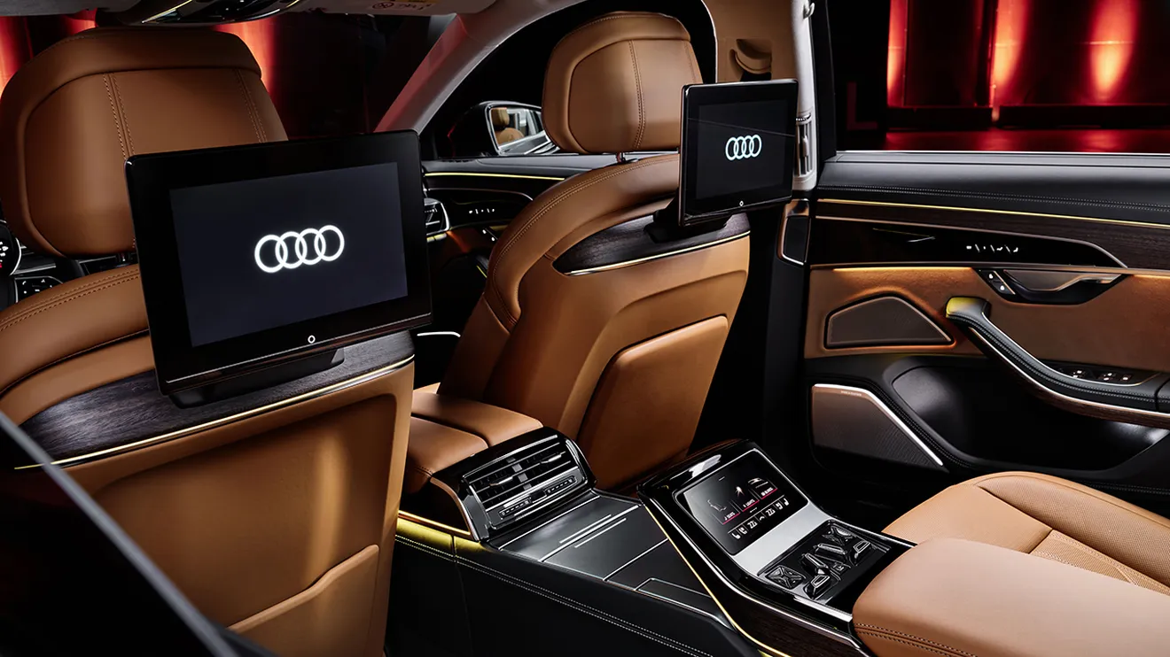 Audi A8 2022 - interior