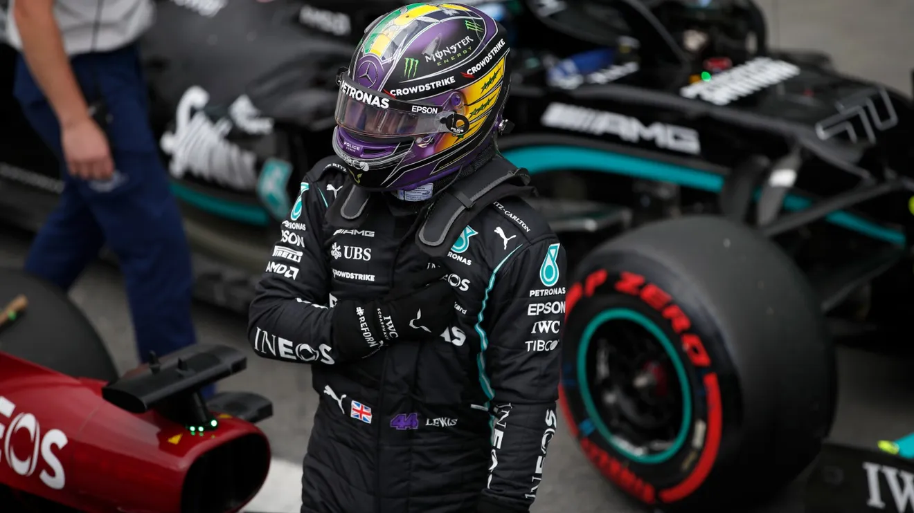 Hamilton, descalificado: saldrá último al sprint por un fallo en su DRS