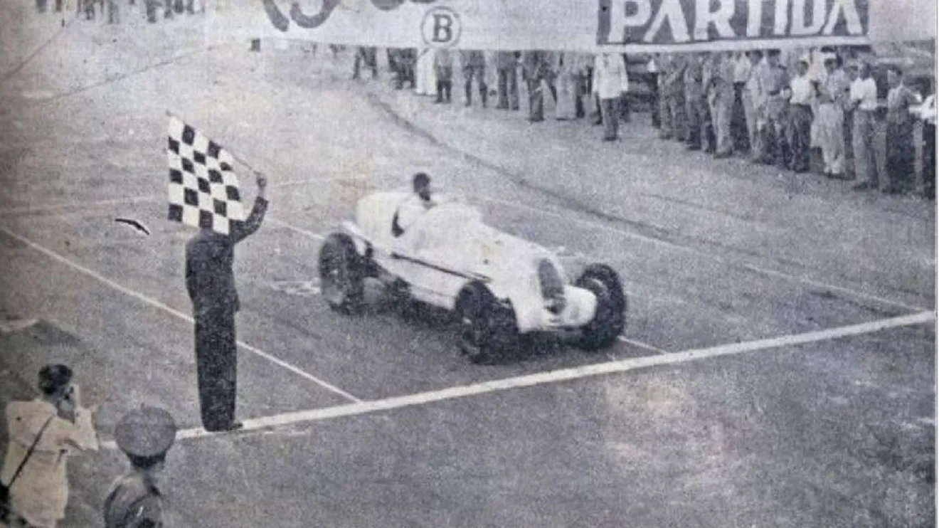 La primera carrera en el Circuito de Interlagos