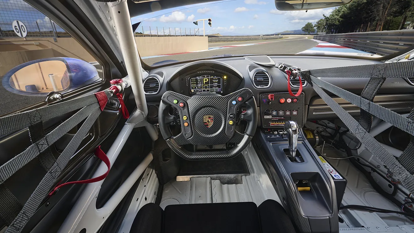 Porsche 718 Cayman GT4 RS Clubsport 2022 - interior