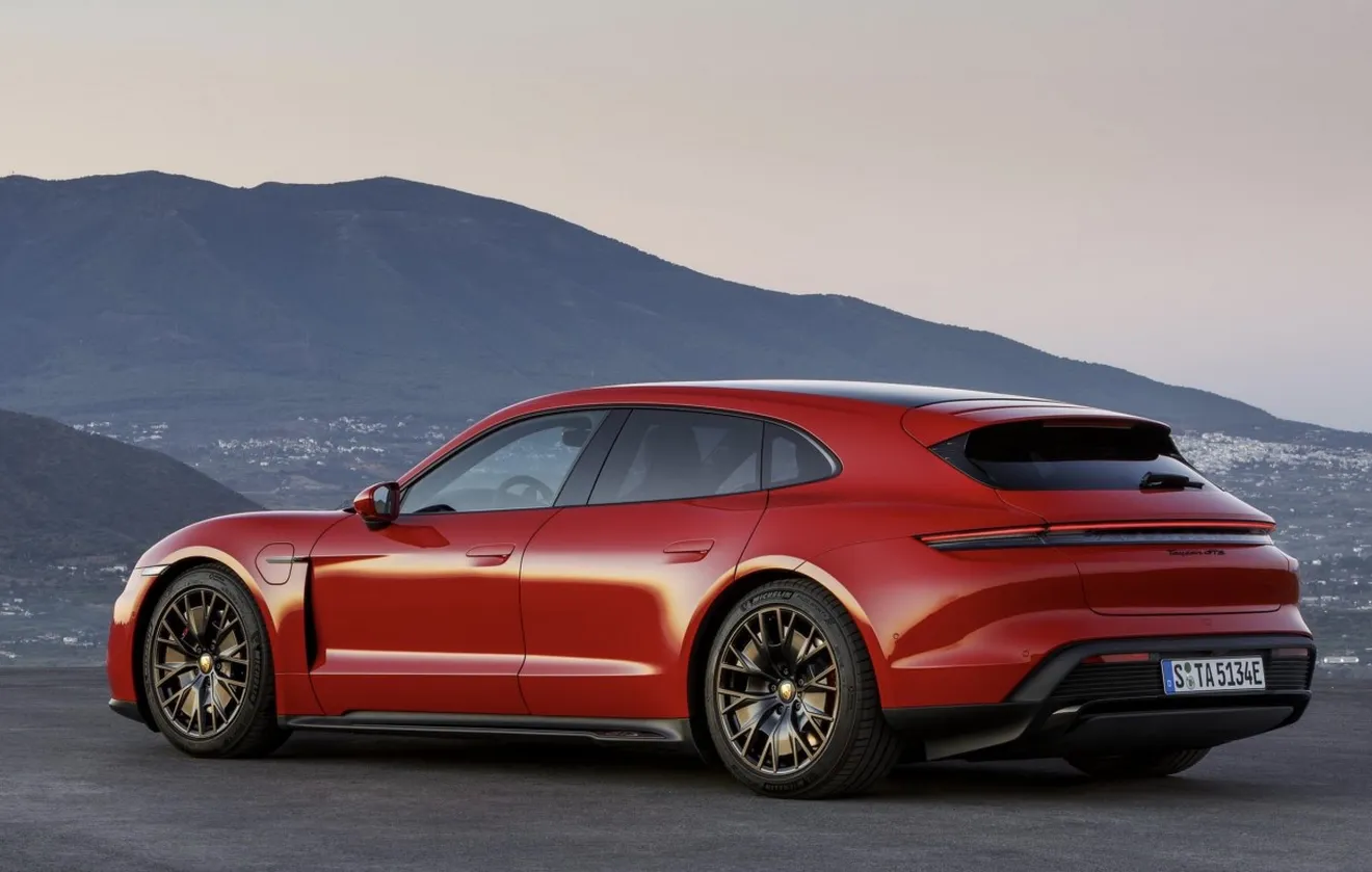 Foto Porsche Taycan GTS Sport Turismo 2022 - exterior