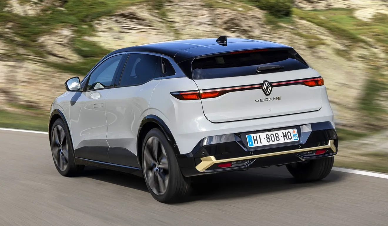 El Renault Megane E-Tech Electric añadirá carga rápida a la batería de 40 kWh