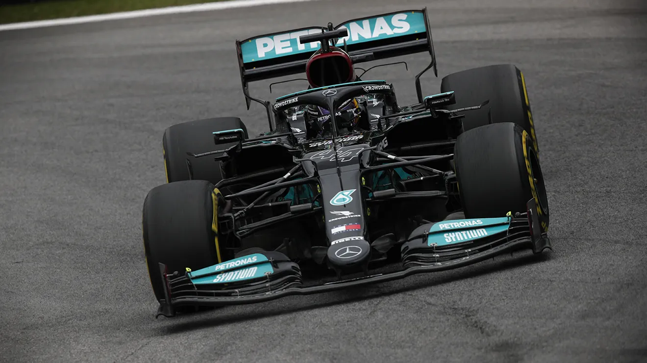 Hamilton, a por la victoria en el sprint tras arrasar en la clasificación