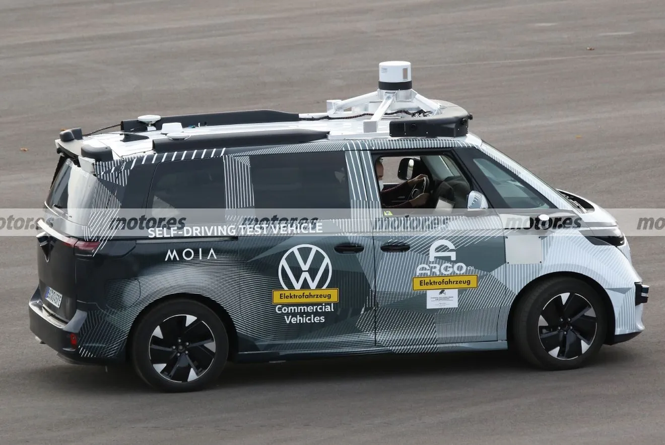 Foto espía Volkswagen ID.Buzz 2024 autónomo - exterior