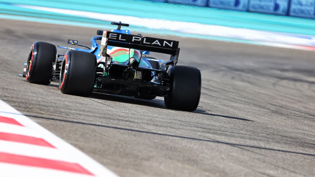 La FIA no sanciona a Ricciardo por molestar a Alonso en clasificación