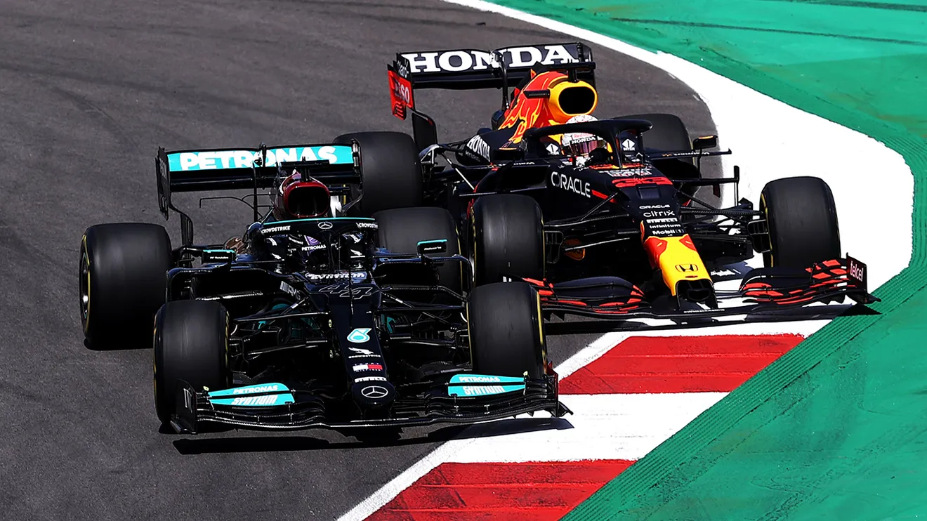 Duelo entre Lewis Hamilton y Max Verstappen