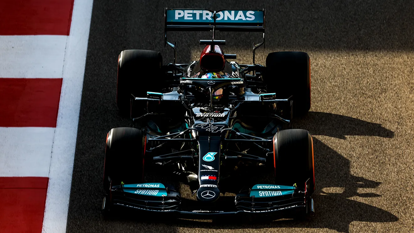 Hamilton se la devuelve a Verstappen en los segundos libres en Yas Marina