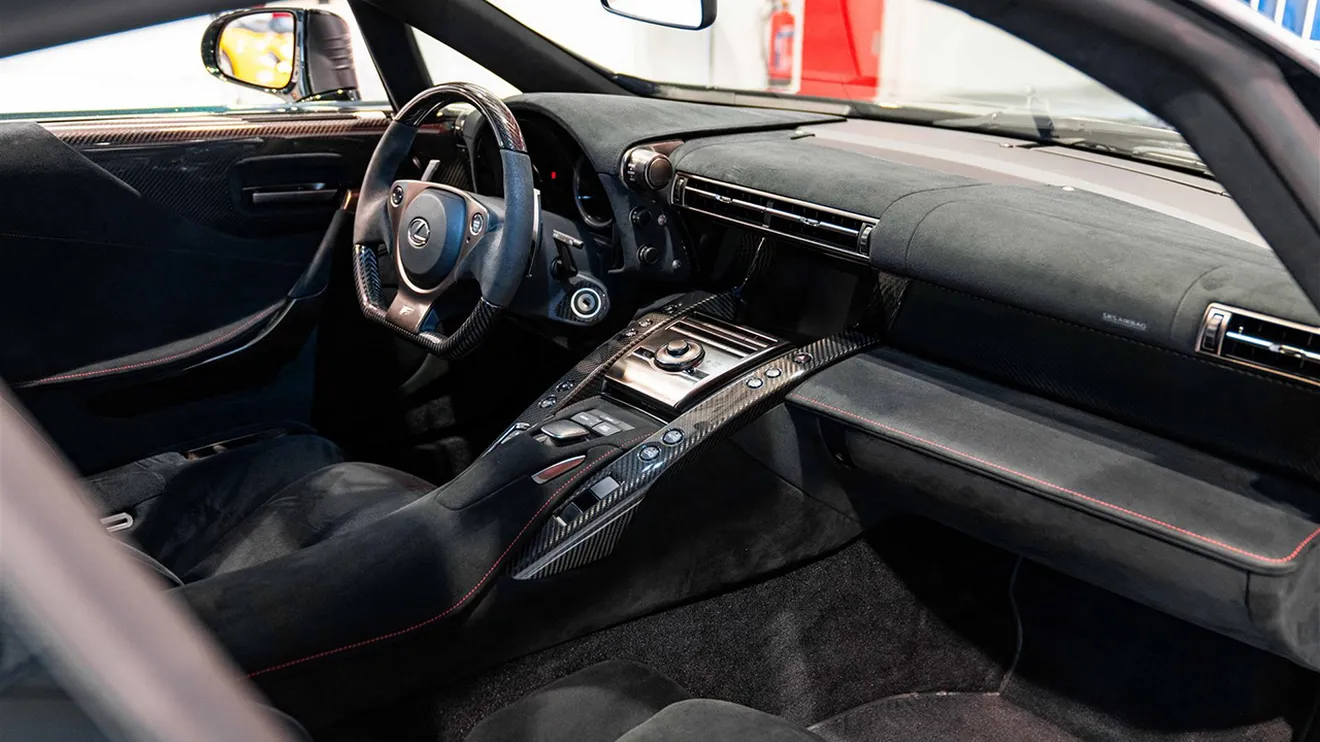 Lexus LFA Nurburgring Edition - interior