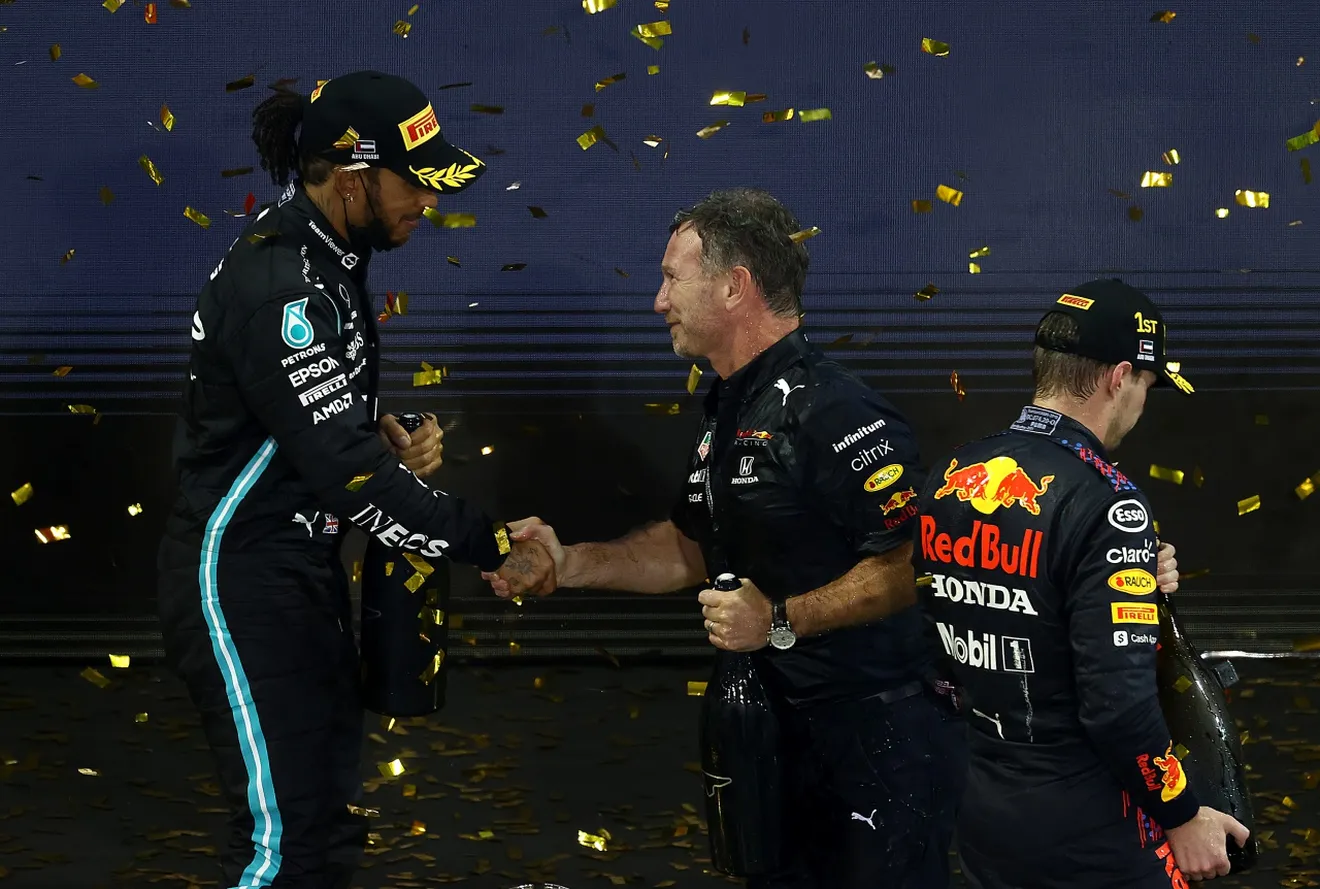 Verstappen asegura que Hamilton «lo hizo todo bien»... no así Mercedes