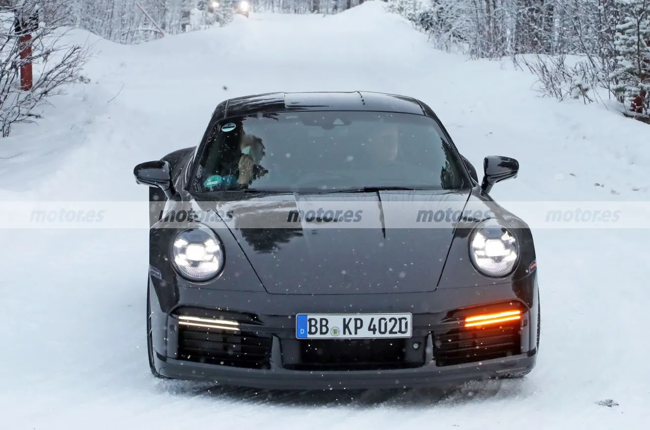 El nuevo Porsche 911 Sport Classic se desnuda en las pruebas de invierno