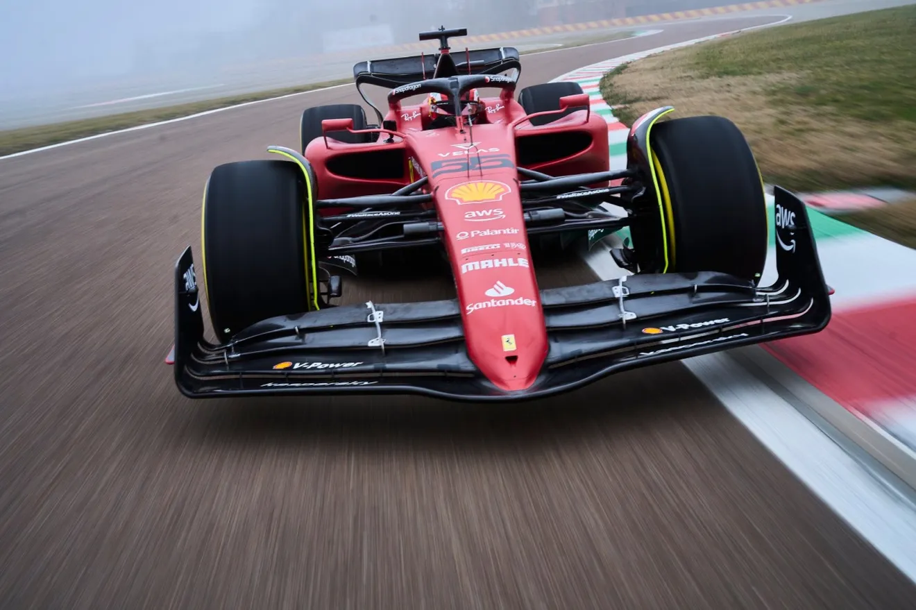 El Ferrari F1-75 completa sus primeros kilómetros en una 'demo' en Fiorano