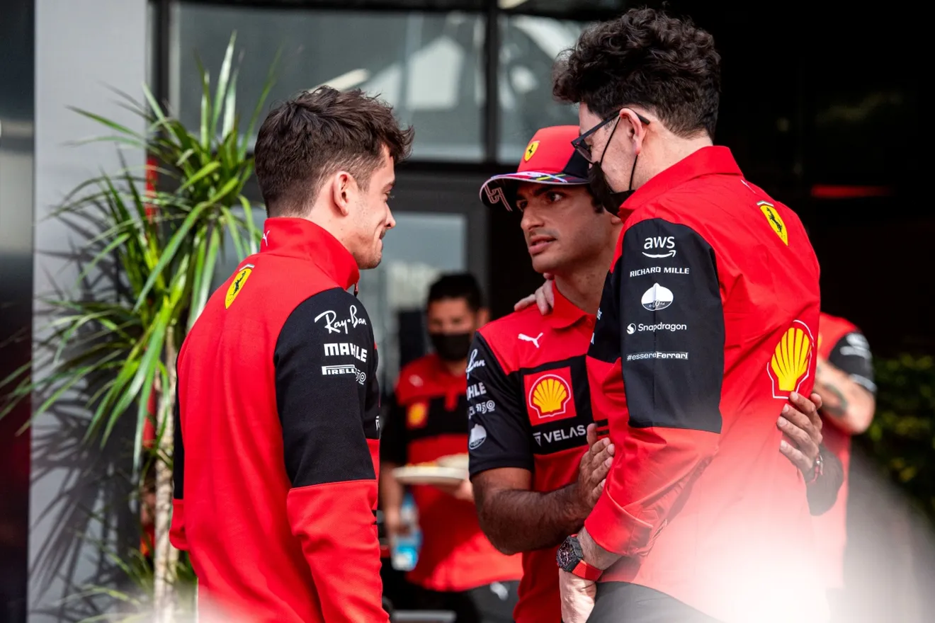 ¿Están justificadas las alabanzas de Binotto a Sainz? Ferrari le necesita lo antes posible