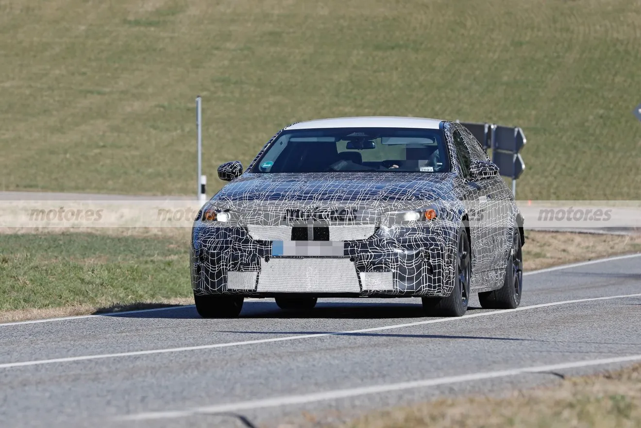 Los prototipos del nuevo BMW M5 2024, el PHEV deportivo, asalta Nürburgring