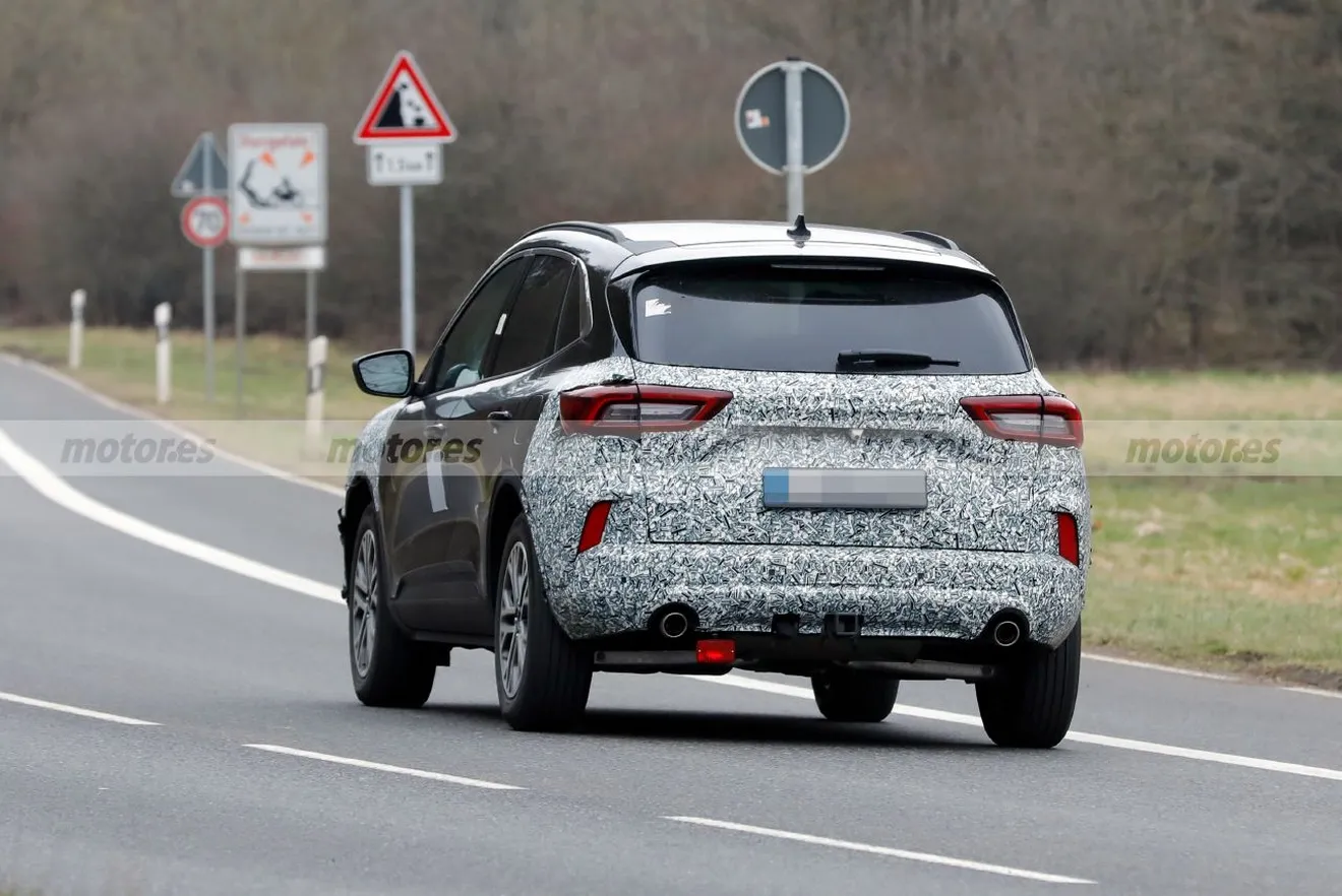 Fotos espía Ford Kuga Facelift 2023 en Alemania