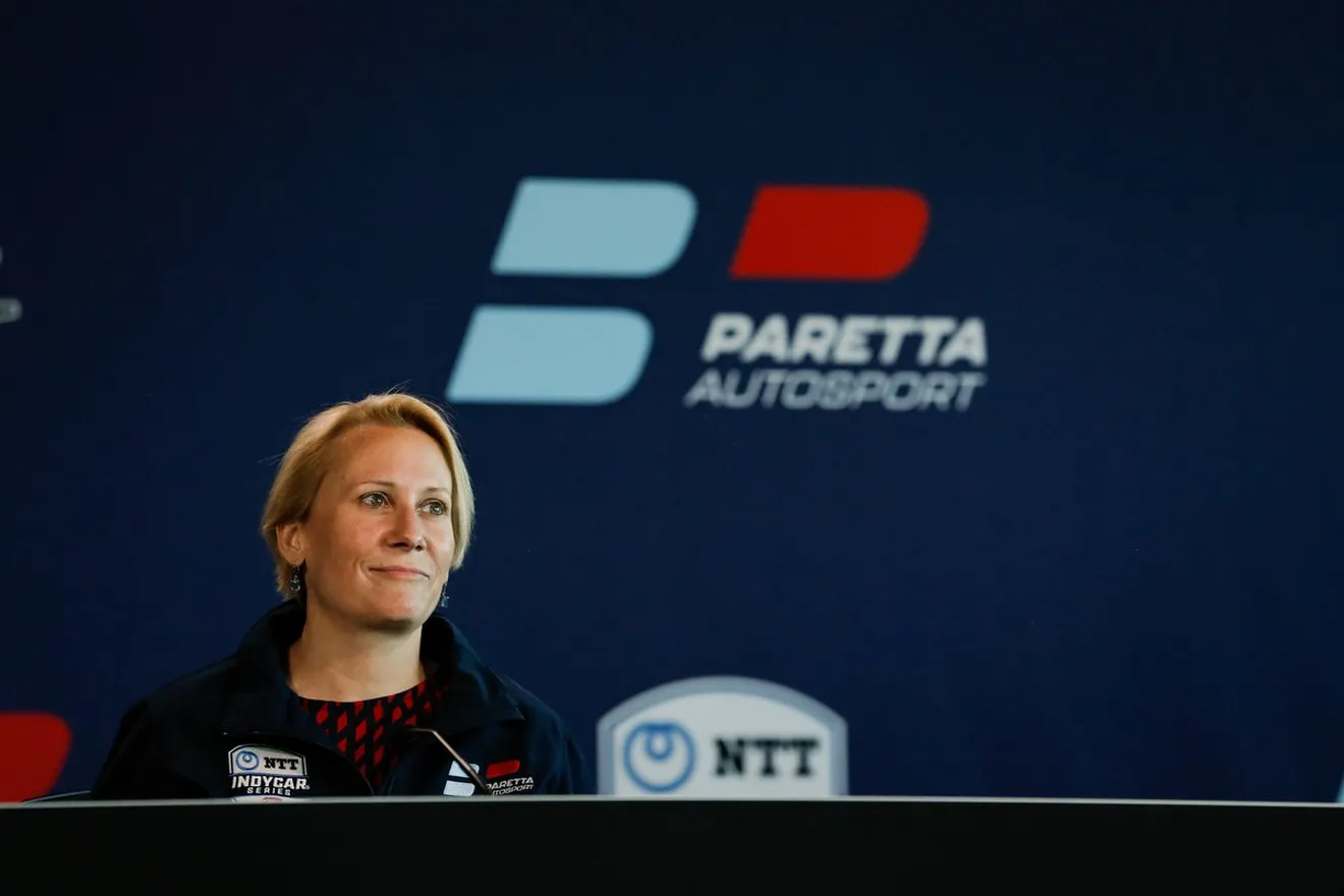 El equipo femenino Paretta se asocia con Carpenter y renuncia a la Indy 500