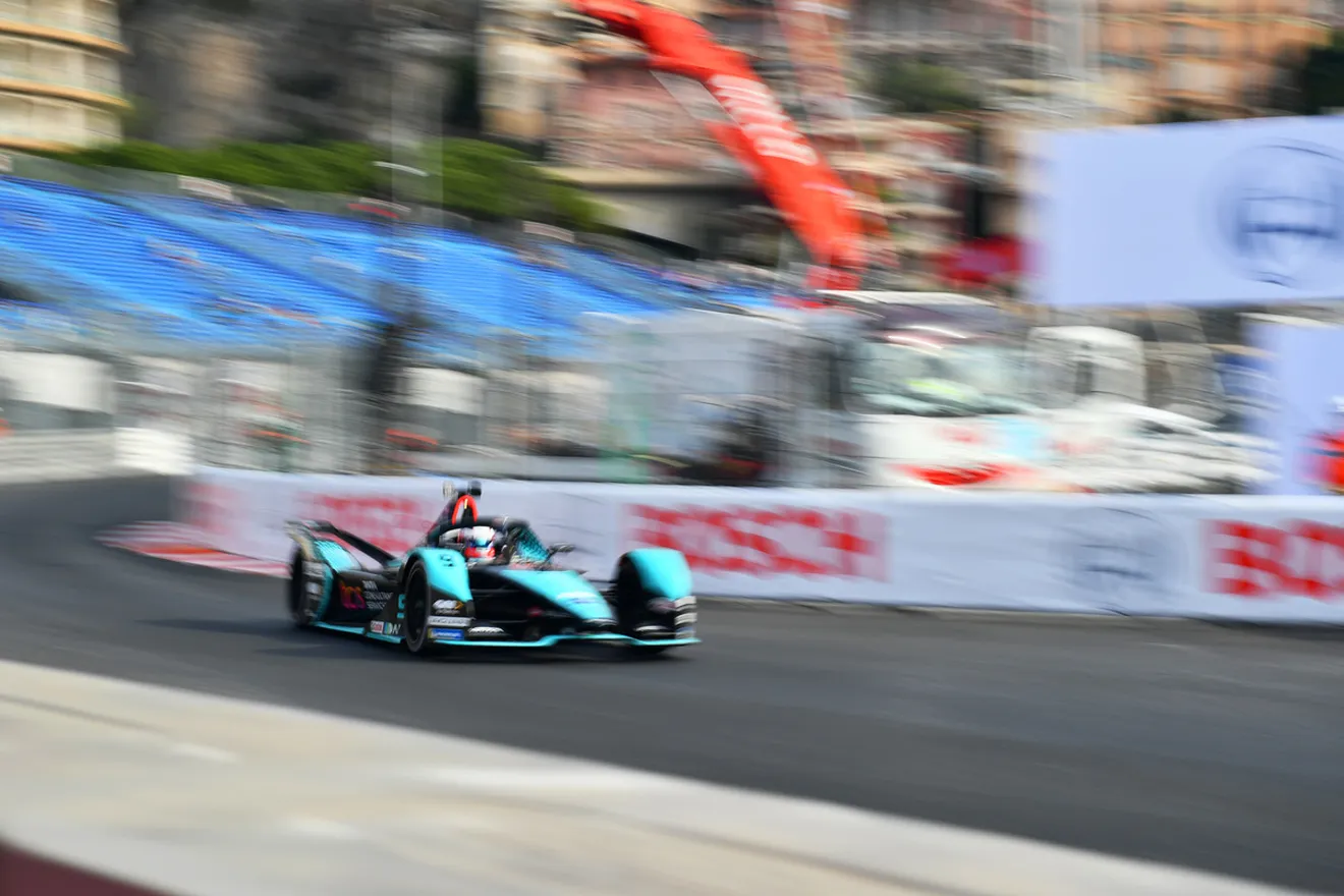 Stoffel Vandoorne supera a Mitch Evans para ganar el ePrix de Mónaco